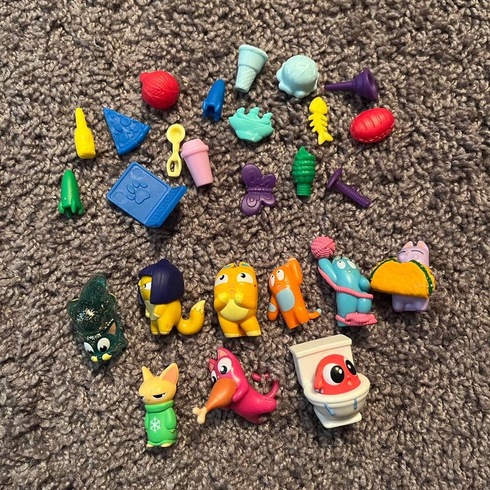 Lost Kitties Toy Figures Bundle Of 9